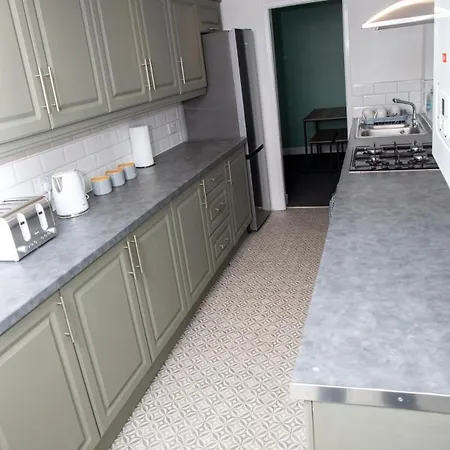 Feriehus Ml Short - 5 Bedroom En-suite Contractor House